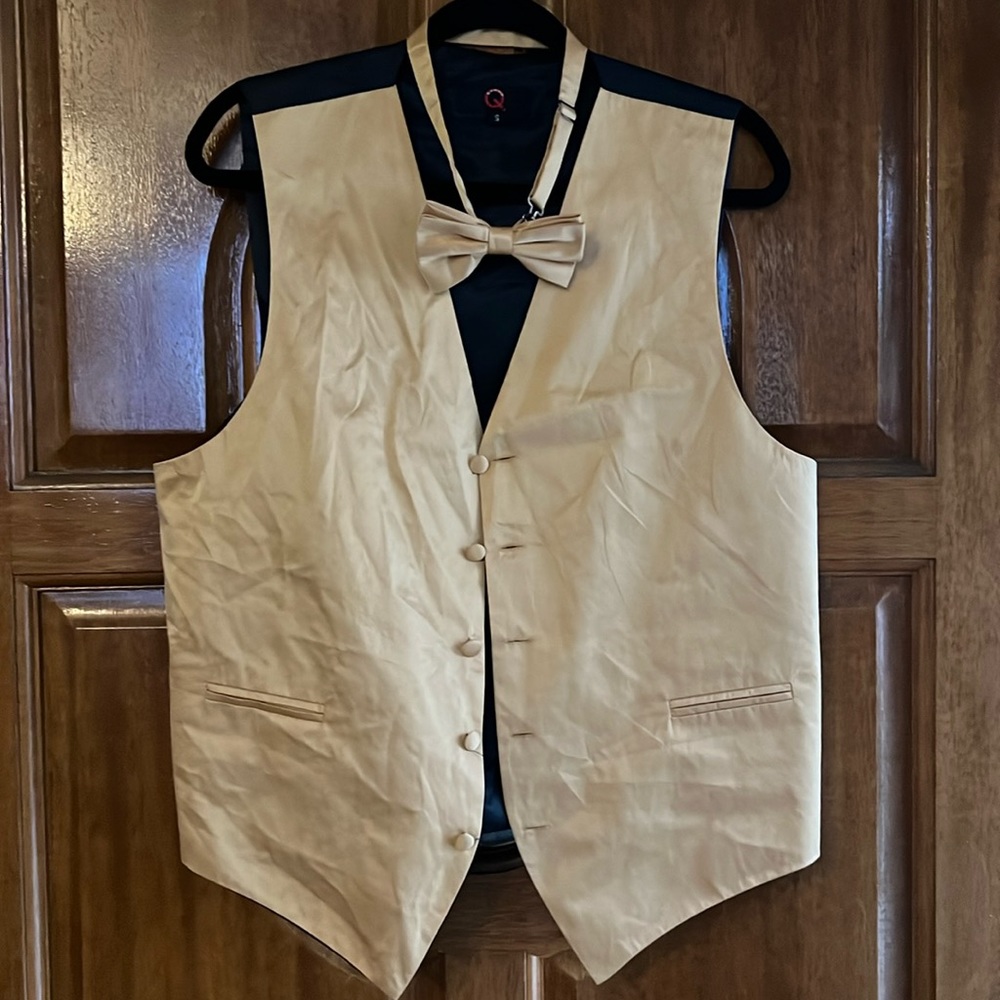 Men’s vest and bow tie
